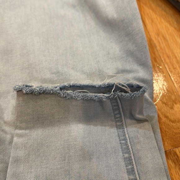 Old Navy Light Wash Super Skinny Ankle - Picture 4 of 4